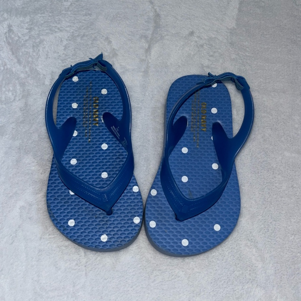 old navy blue polkadot flip flops size 6